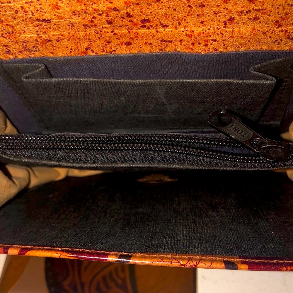Ornate Brown Leather Crossbody Bag with Floral Detailing - Picture 4 of 9
